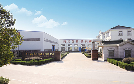 <font style='font-size:24px;font-weight:bold'> 生產(chǎn)基地</font><br/>我們公司工廠面積超過(guò)10000m2<br/>擁有先進(jìn)的CNC 銑床，深度鉆孔機(jī)